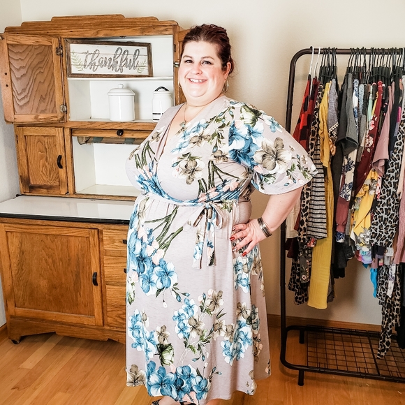 **Plus** Taupe & Blue Floral Faux Wrap Dress - Picture 2 of 5